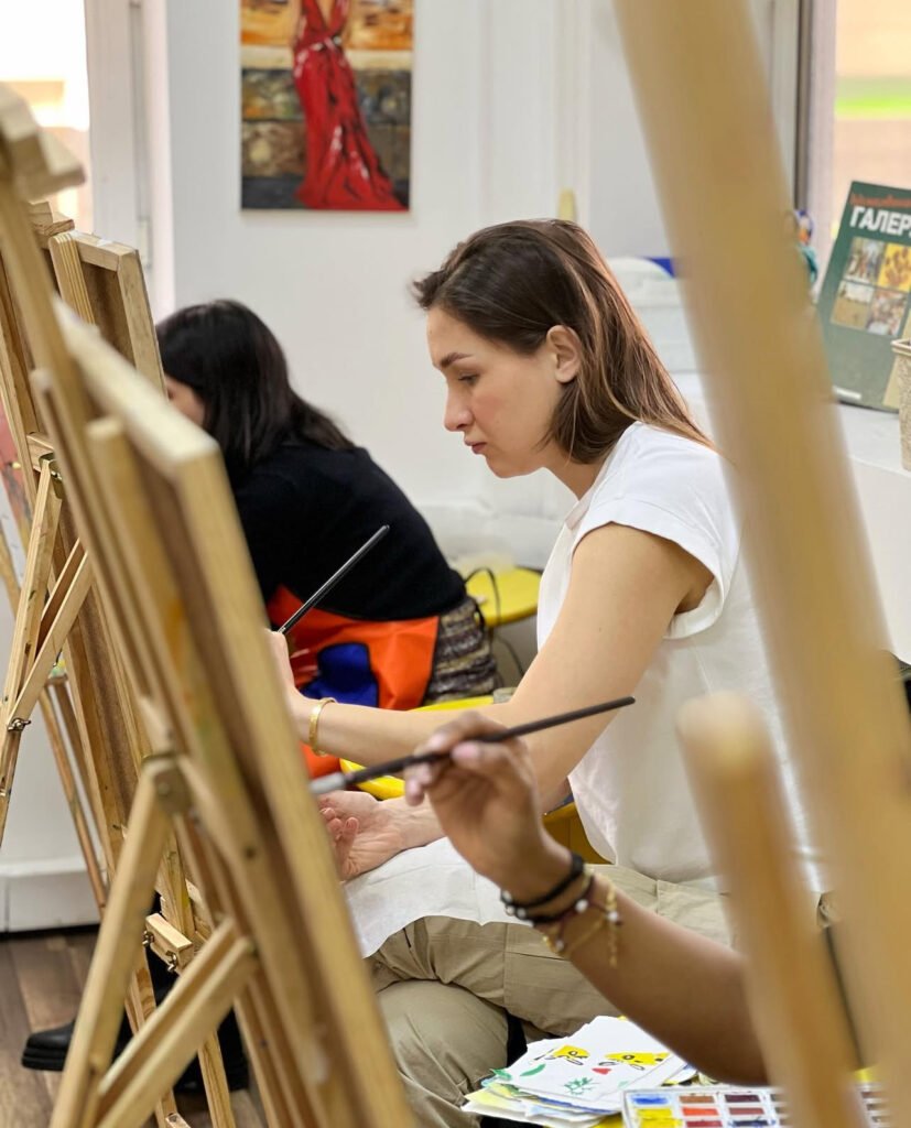 Art classes for adults and children (4+)